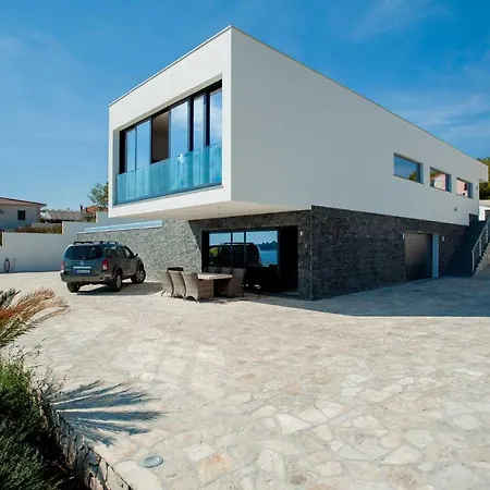 Garma Beachfront - 3 Bedroom - Stunning Sea Views - Gym - Private Pier 4*