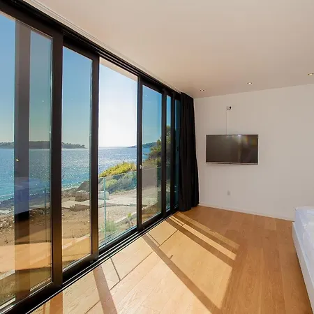 Garma Beachfront - 3 Bedroom - Stunning Sea Views - Gym - Private Pier Ξενοδοχείο