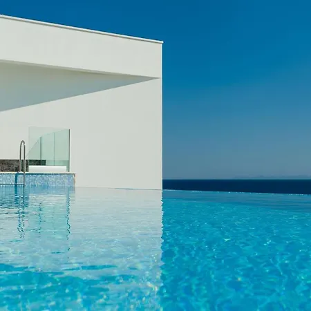 Garma Beachfront - 3 Bedroom - Stunning Sea Views - Gym - Private Pier Ξενοδοχείο