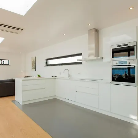 Ξενοδοχείο Garma Beachfront - 3 Bedroom - Stunning Sea Views - Gym - Private Pier Potirna