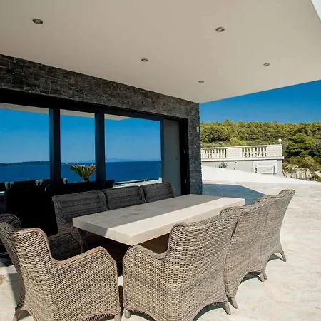 Garma Beachfront - 3 Bedroom - Stunning Sea Views - Gym - Private Pier Ξενοδοχείο Potirna