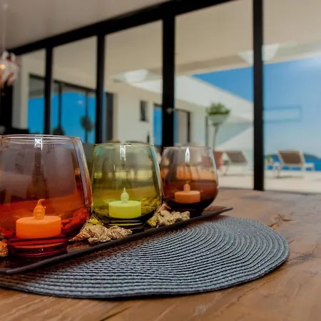 Ξενοδοχείο Garma Beachfront - 3 Bedroom - Stunning Sea Views - Gym - Private Pier Potirna