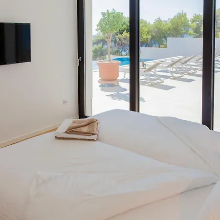 Garma Beachfront - 3 Bedroom - Stunning Sea Views - Gym - Private Pier 4*