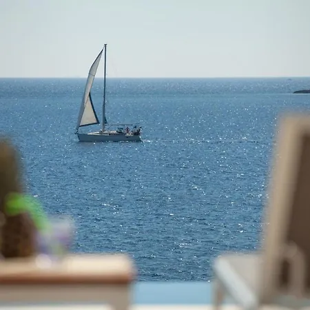 Ξενοδοχείο Garma Beachfront - 3 Bedroom - Stunning Sea Views - Gym - Private Pier