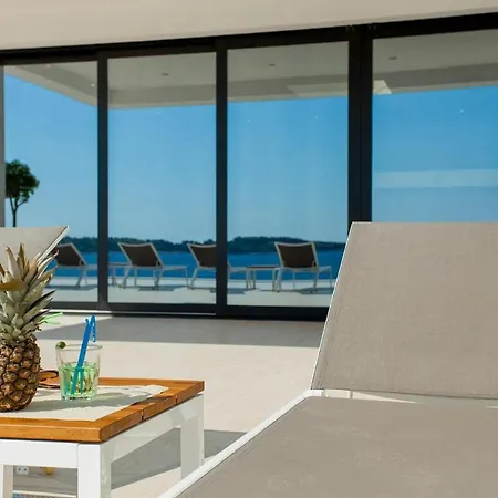 Garma Beachfront - 3 Bedroom - Stunning Sea Views - Gym - Private Pier Ξενοδοχείο Potirna