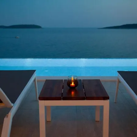 Garma Beachfront - 3 Bedroom - Stunning Sea Views - Gym - Private Pier Ξενοδοχείο 4*