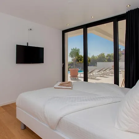 Garma Beachfront - 3 Bedroom - Stunning Sea Views - Gym - Private Pier Ξενοδοχείο